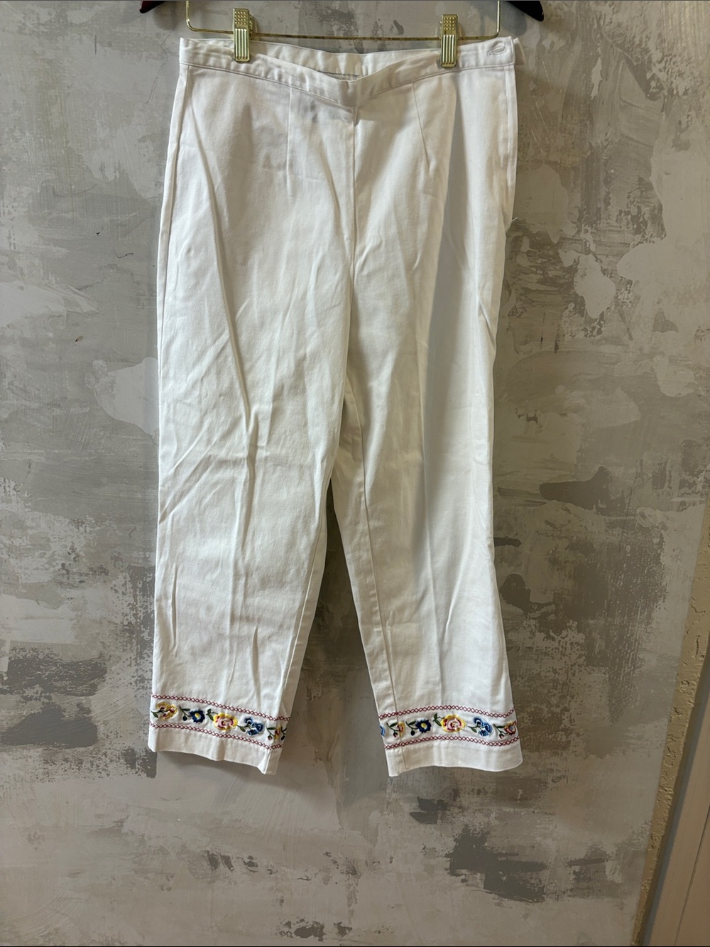 White Embroidered Hem Capri Pants